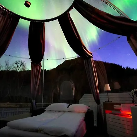 Banpim Aroradome And Jacusszy Luxury tent *