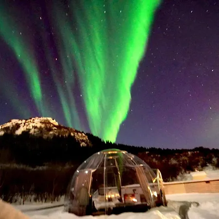 Luxe tent Banpim Aroradome And Jacusszy